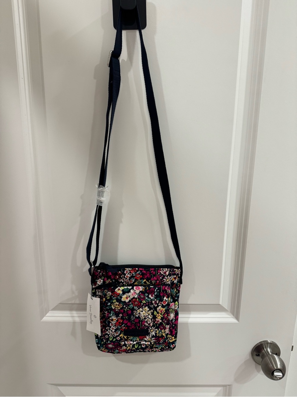 NWT Vera Bradley RFID Mini Hipster in Itsy Ditsy - Retired - Picture 2 of 7